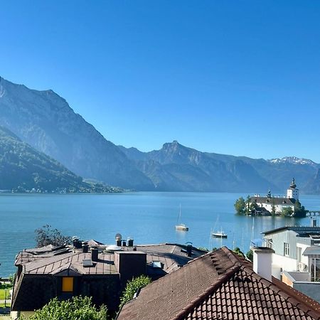 Wolfis Traunseeblick - Mit Kostenlosem Parkplatz Direkt An Der Unterkunft Gmunden Dış mekan fotoğraf